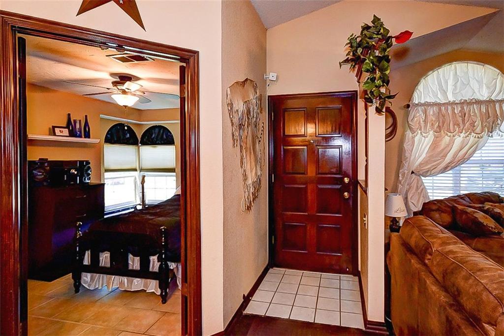 2106 Briarcliff Dr, Moore, OK 73170 photo 5