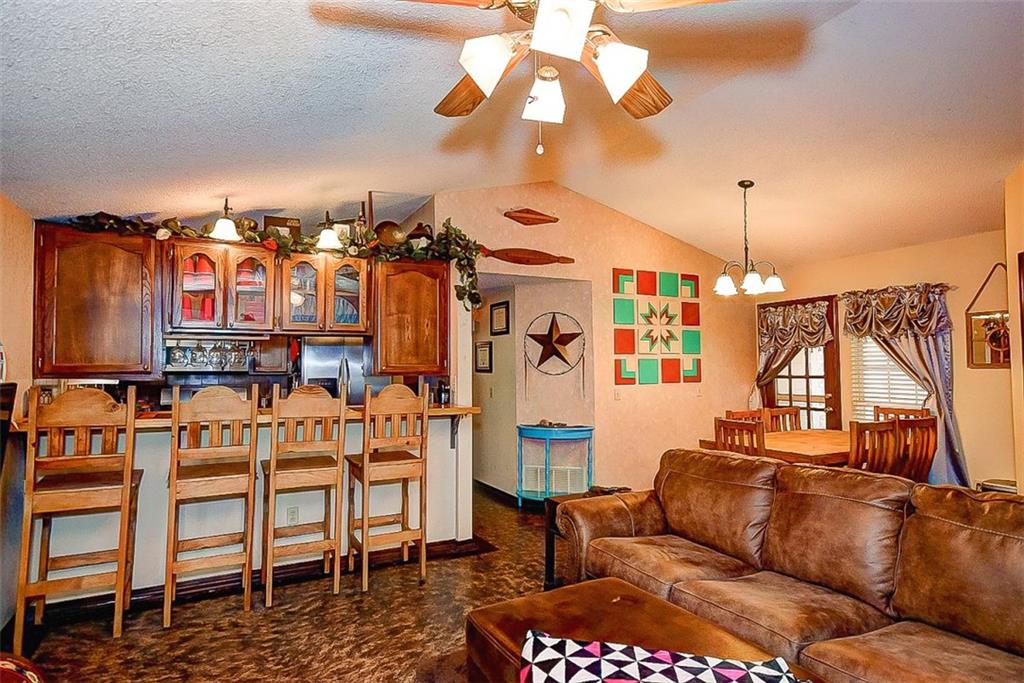 2106 Briarcliff Dr, Moore, OK 73170 photo 8