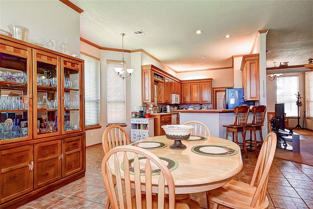 2013 Oak Dr, Moore, OK 73170 photo 10