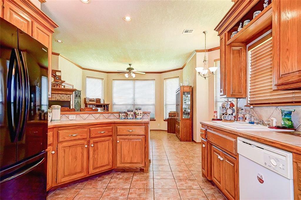 2013 Oak Dr, Moore, OK 73170 photo 11