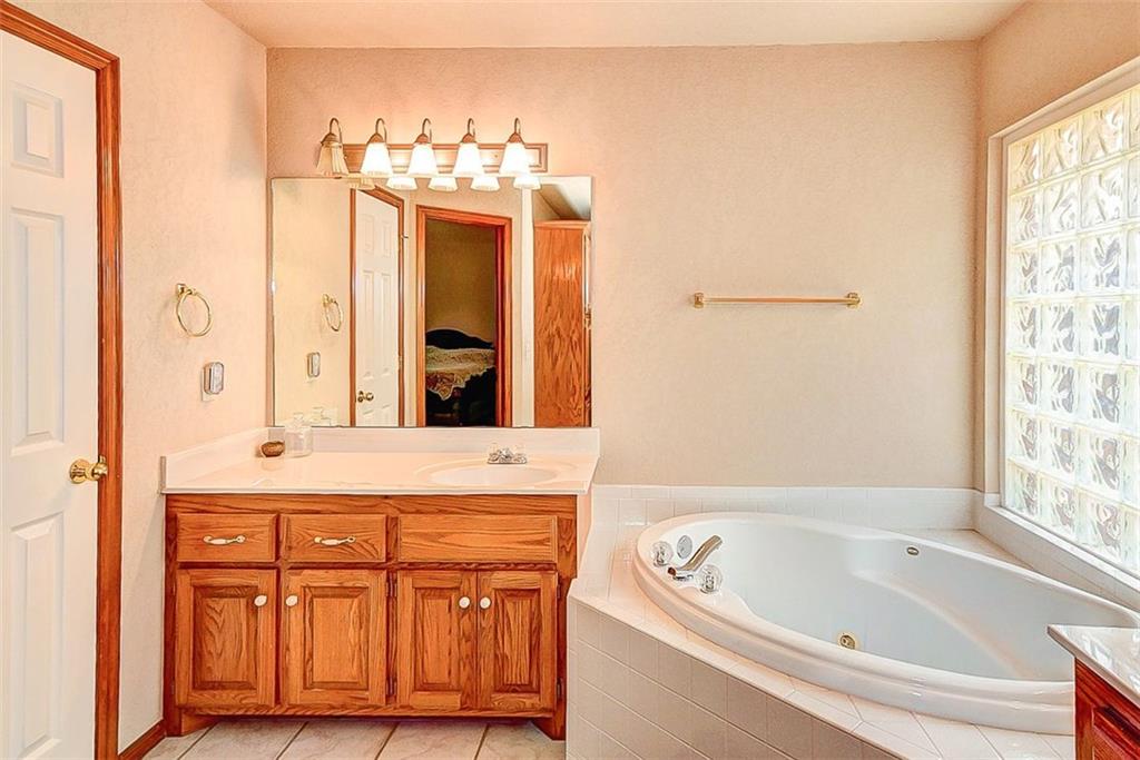 2013 Oak Dr, Moore, OK 73170 photo 16
