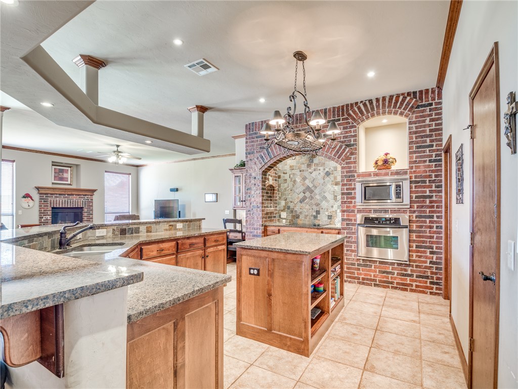 15212 Grayson Dr, Edmond, OK 73013 photo 6