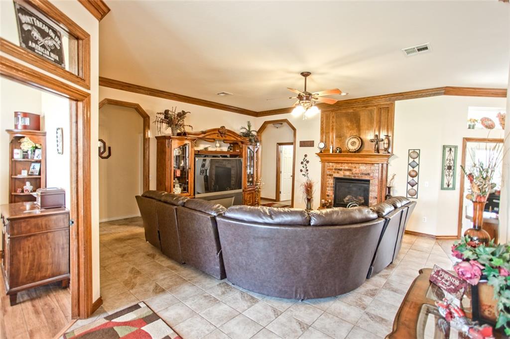 4203 Nugget Ln, Tuttle, OK 73089 photo 8