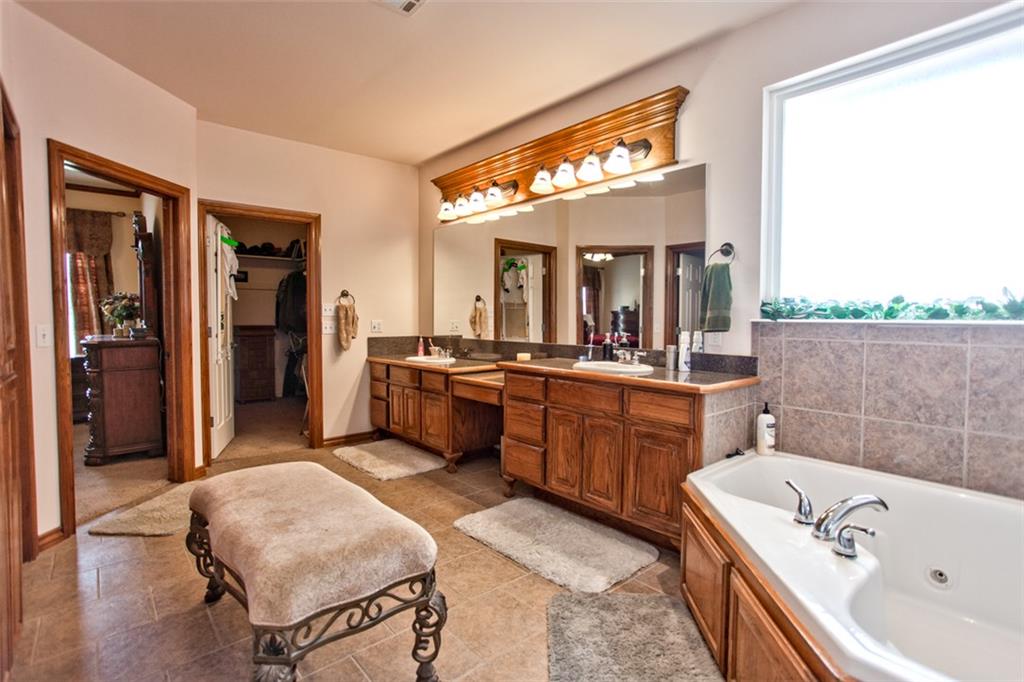 4203 Nugget Ln, Tuttle, OK 73089 photo 13