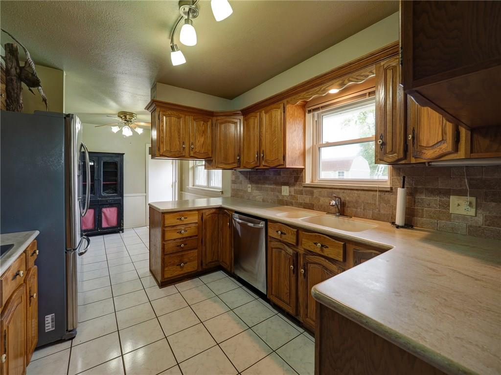 3432 Baird Dr, Edmond, OK 73013 photo 5