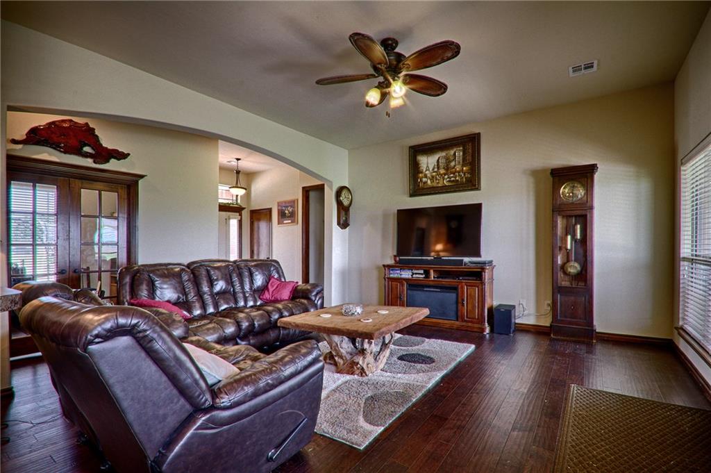 10 Southpointe Ave, Tuttle, OK 73089 photo 7
