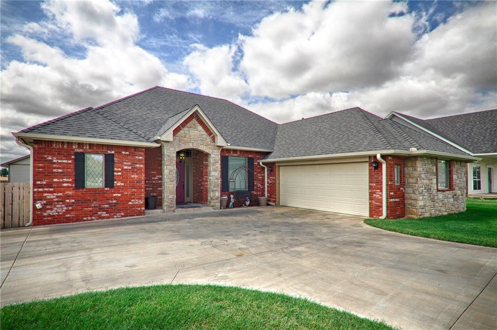 10 Southpointe Ave, Tuttle, OK 73089 photo 1