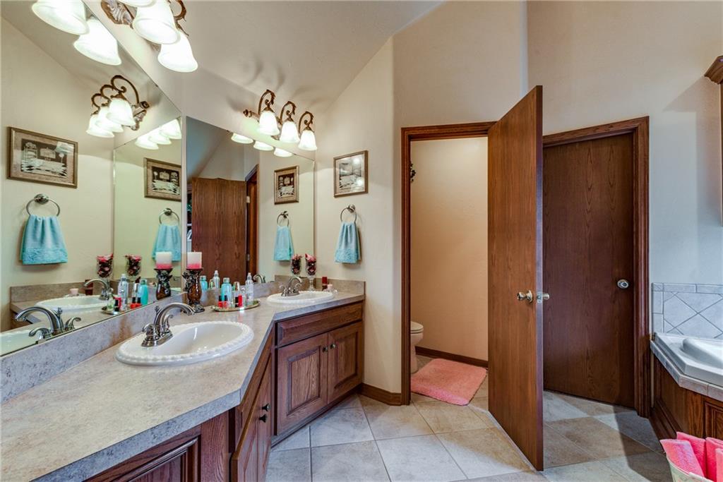 3208 SE 33rd, Moore, OK 73165 photo 13