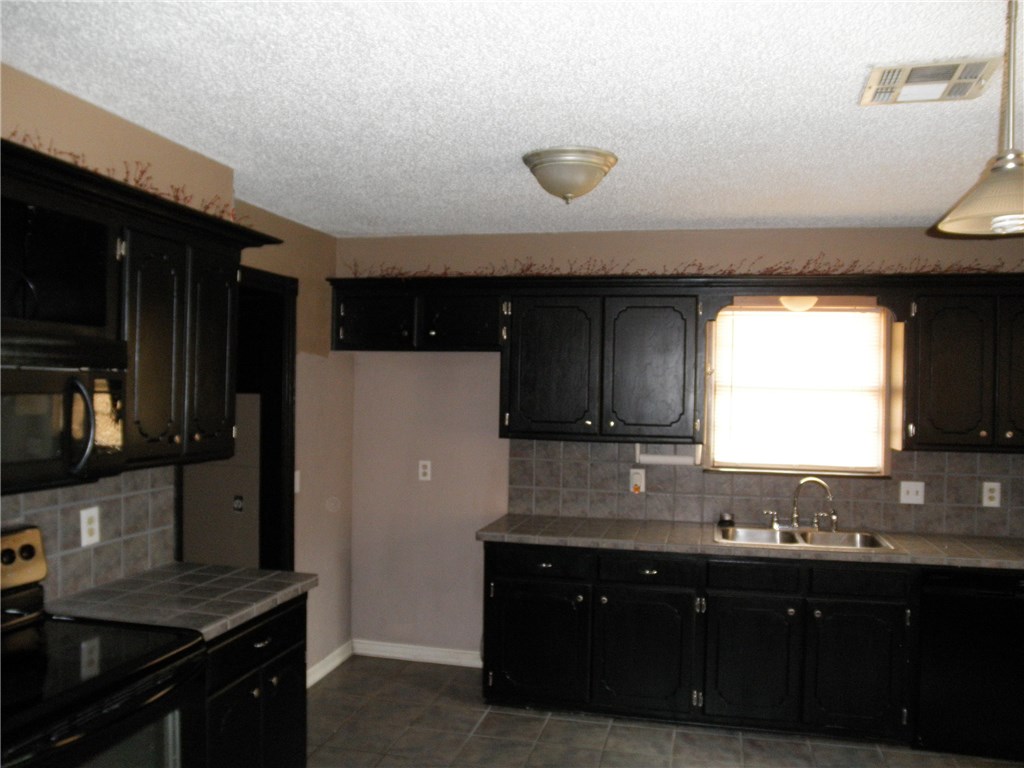 420 Echo Ln, Harrah, OK 73045 photo 15