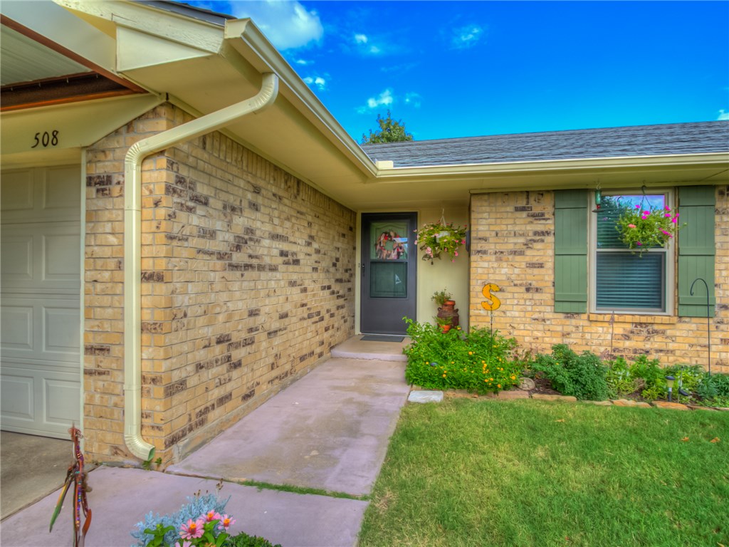 508 Echo Ln, Harrah, OK 73045 photo 4