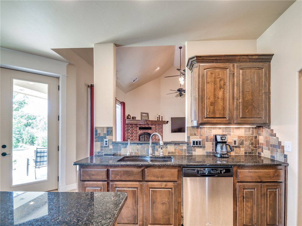 16224 Fishmarket Rd, Mcloud, OK 74851 photo 13