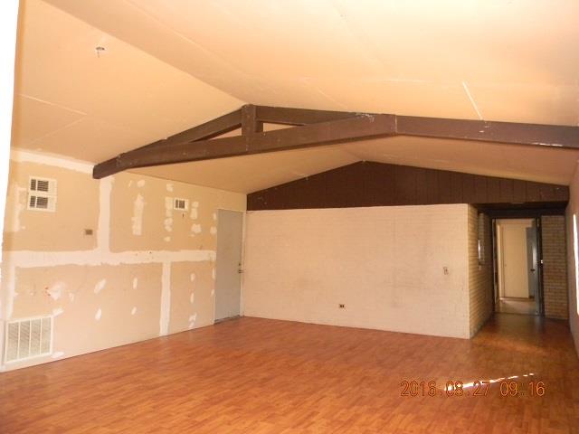106 Suwanee, Burns Flat, OK 73624 photo 4