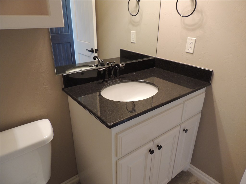 11208 Eagle Ct, Yukon, OK 73099 photo 13