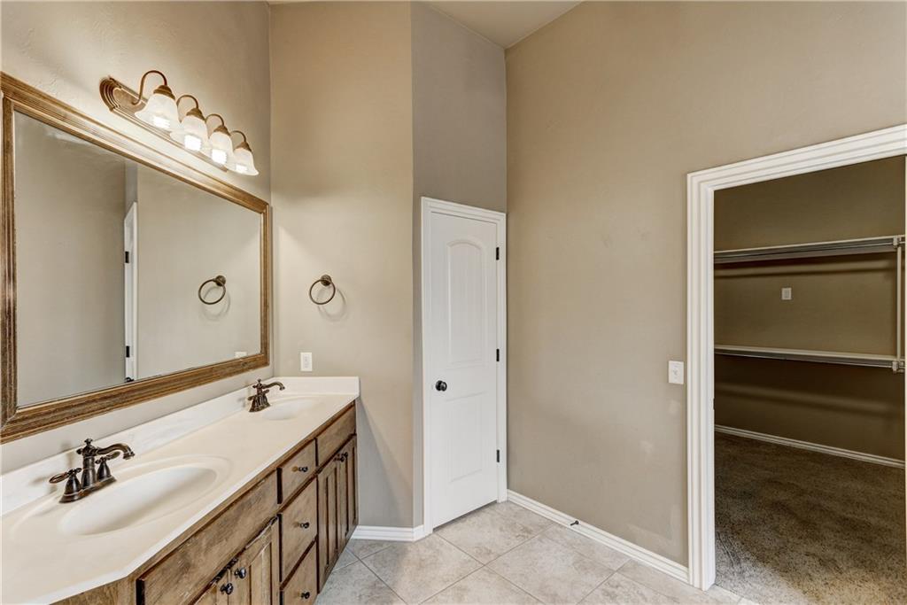 16612 Moorgate Ln, Edmond, OK 73012 photo 22