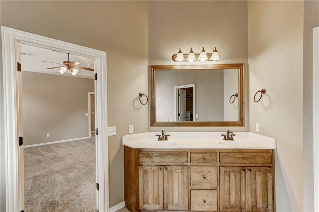 16612 Moorgate Ln, Edmond, OK 73012 photo 23