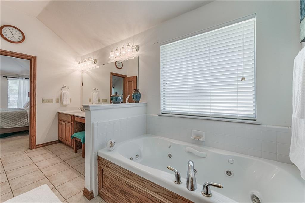 2201 Oak Dr, Moore, OK 73170 photo 21