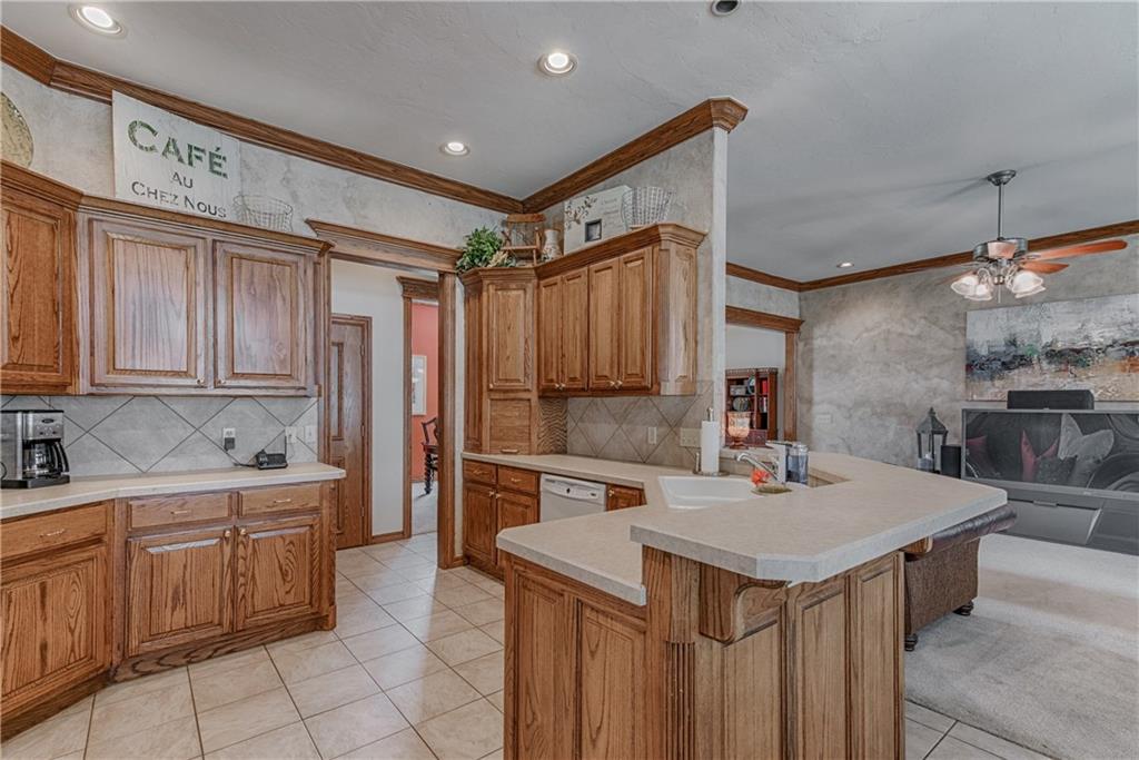 2201 Oak Dr, Moore, OK 73170 photo 11