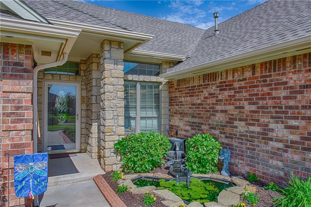 2201 Oak Dr, Moore, OK 73170 photo 4