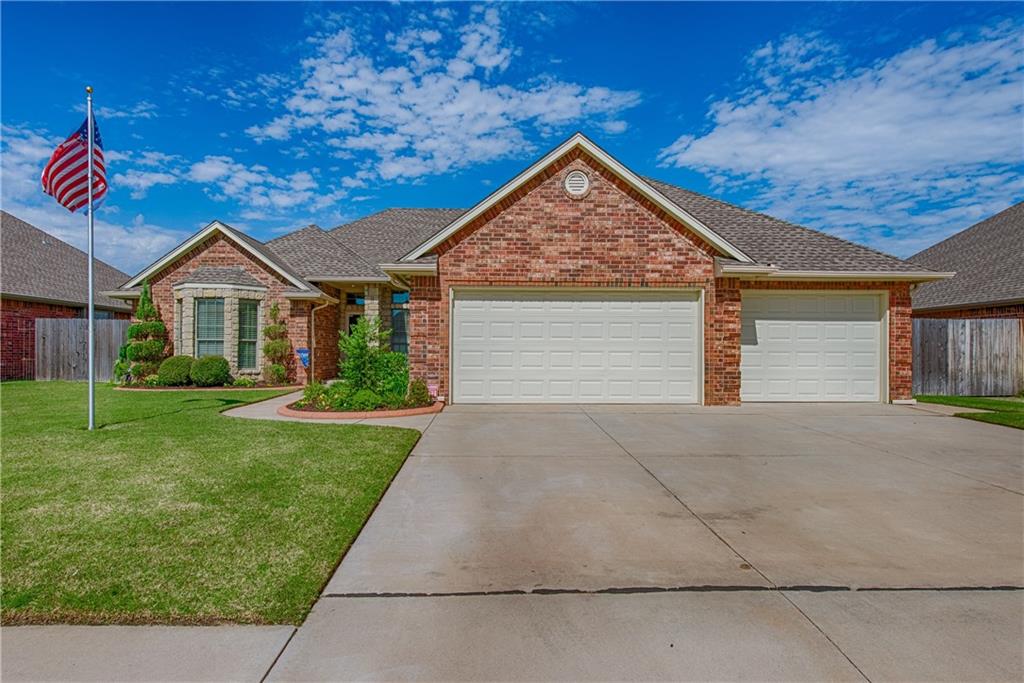 2201 Oak Dr, Moore, OK 73170 photo 3