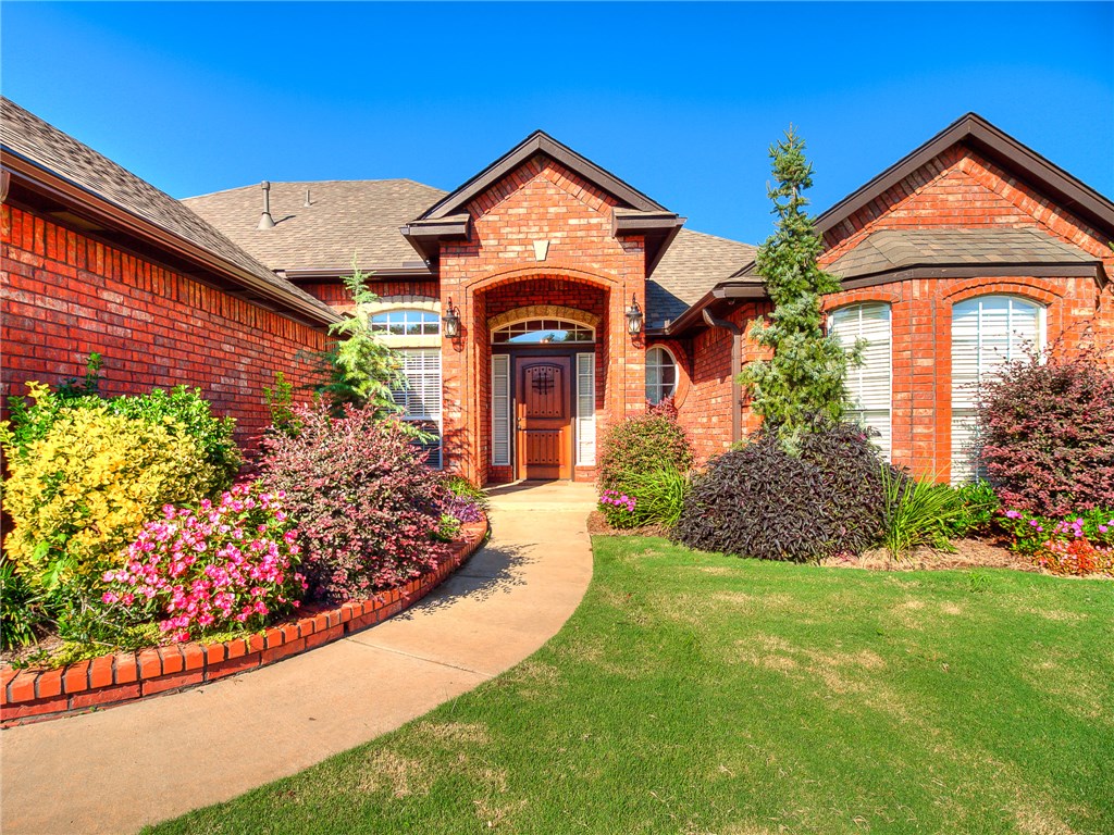 4601 Mackenzie Dr, Moore, OK 73160 photo 3