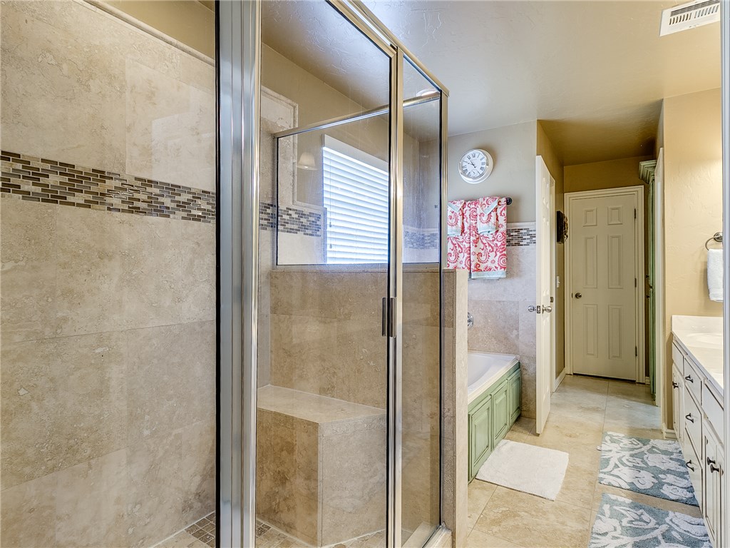 4601 Mackenzie Dr, Moore, OK 73160 photo 30