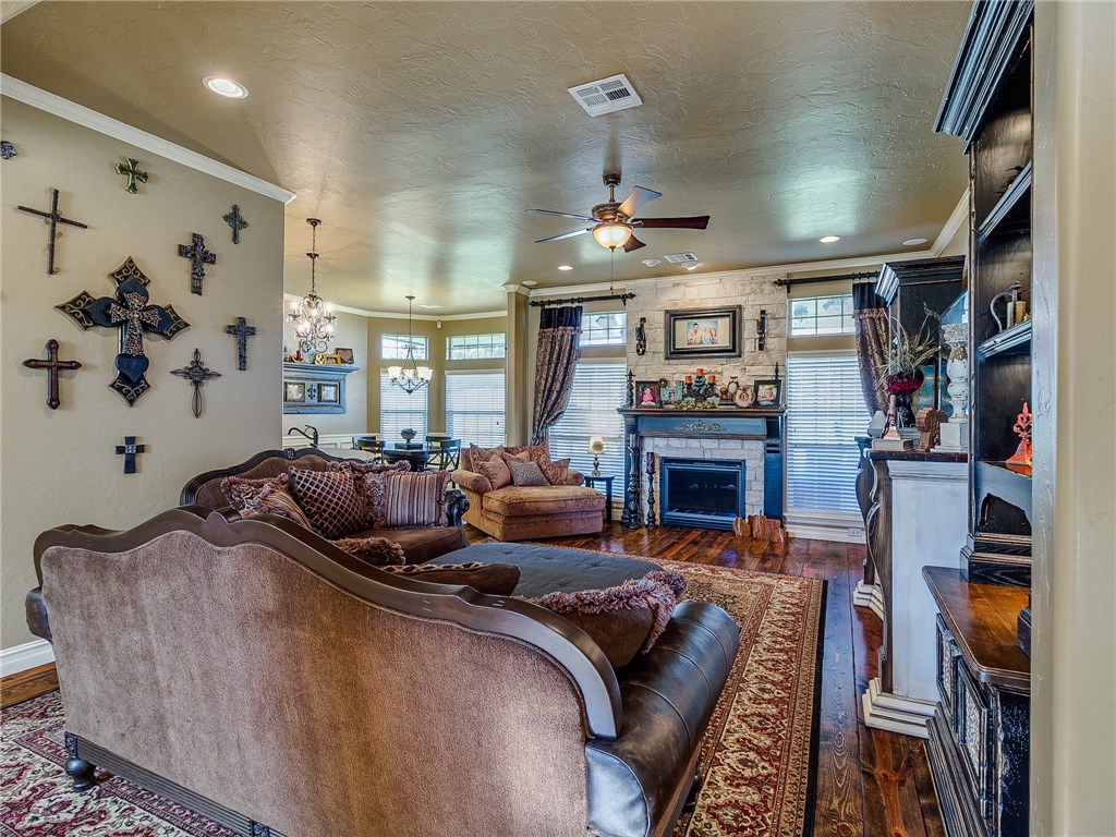 4601 Mackenzie Dr, Moore, OK 73160 photo 10