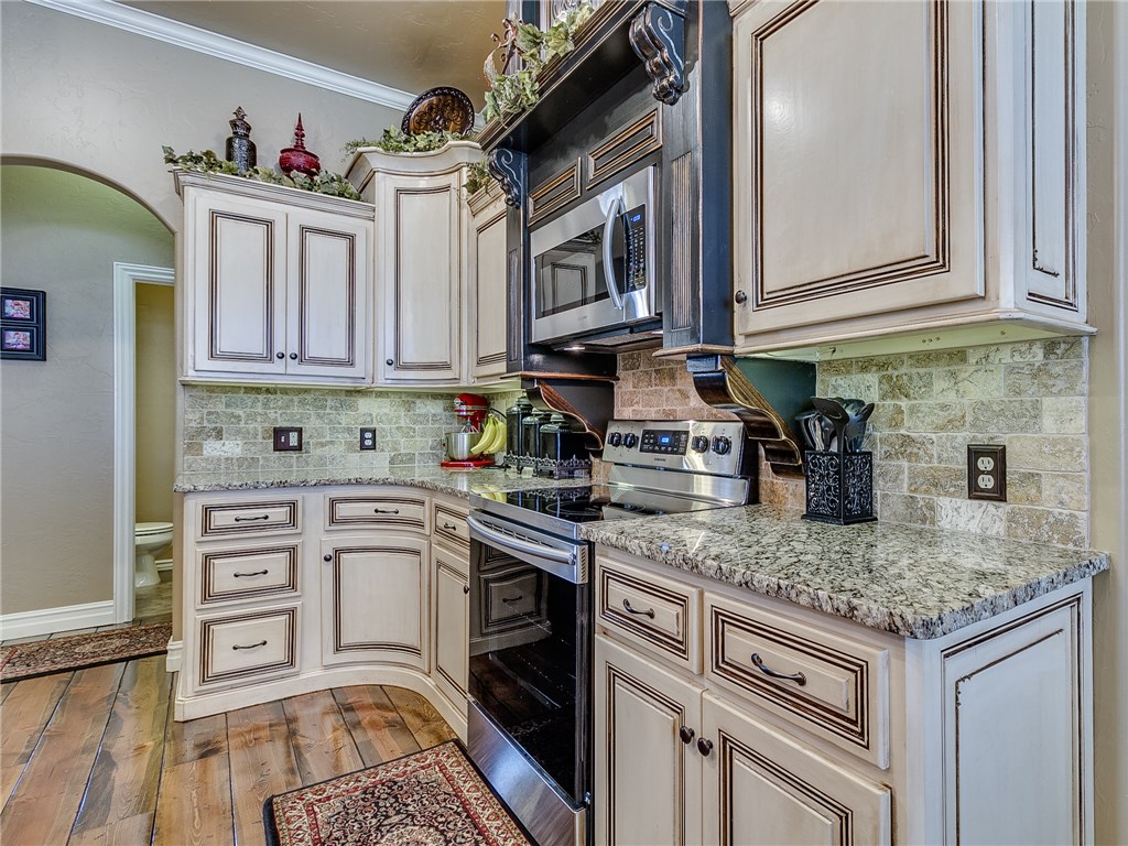 4601 Mackenzie Dr, Moore, OK 73160 photo 17