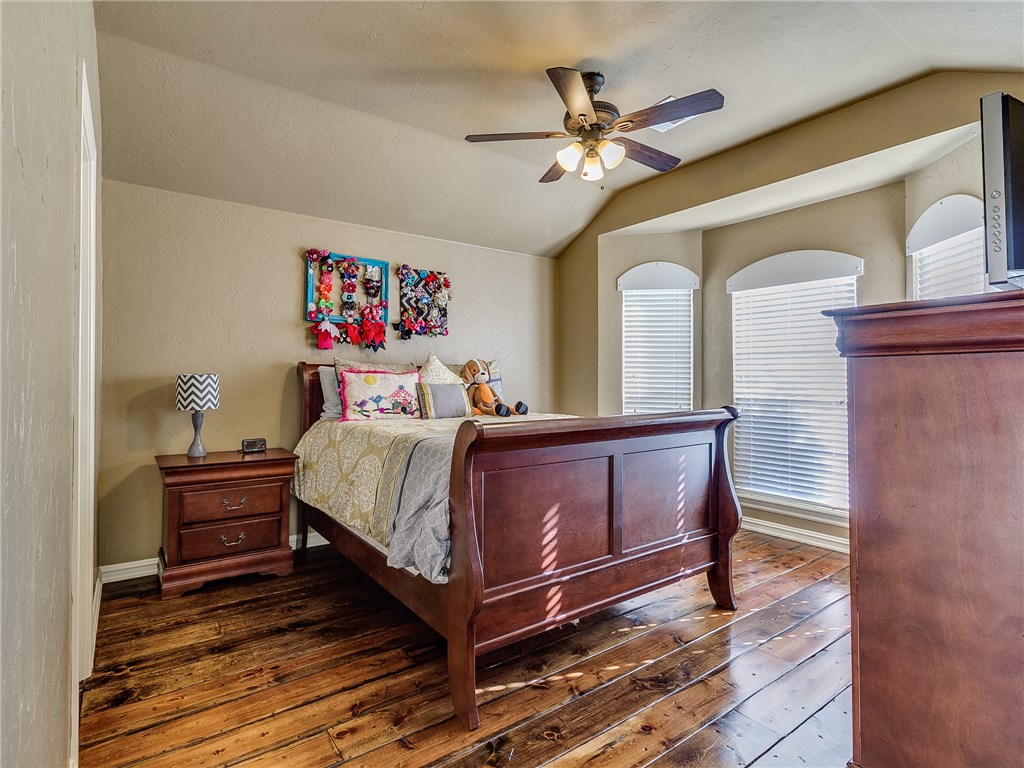 4601 Mackenzie Dr, Moore, OK 73160 photo 9