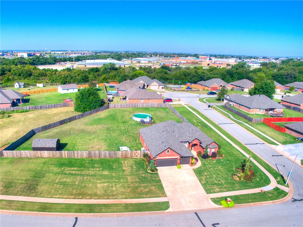 4601 Mackenzie Dr, Moore, OK 73160 photo 4