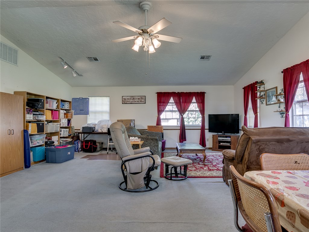 Undisclosed, Tuttle, OK 73089 photo 6