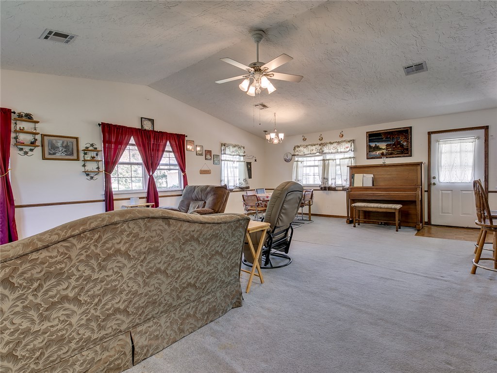 Undisclosed, Tuttle, OK 73089 photo 9