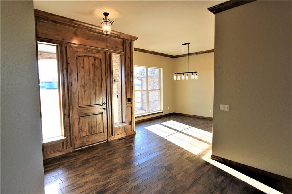 748 Schumann Ct, Tuttle, OK 73089 photo 3