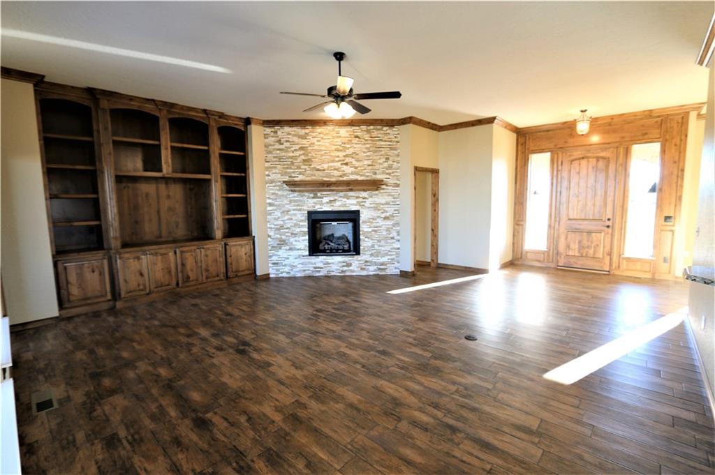 748 Schumann Ct, Tuttle, OK 73089 photo 5