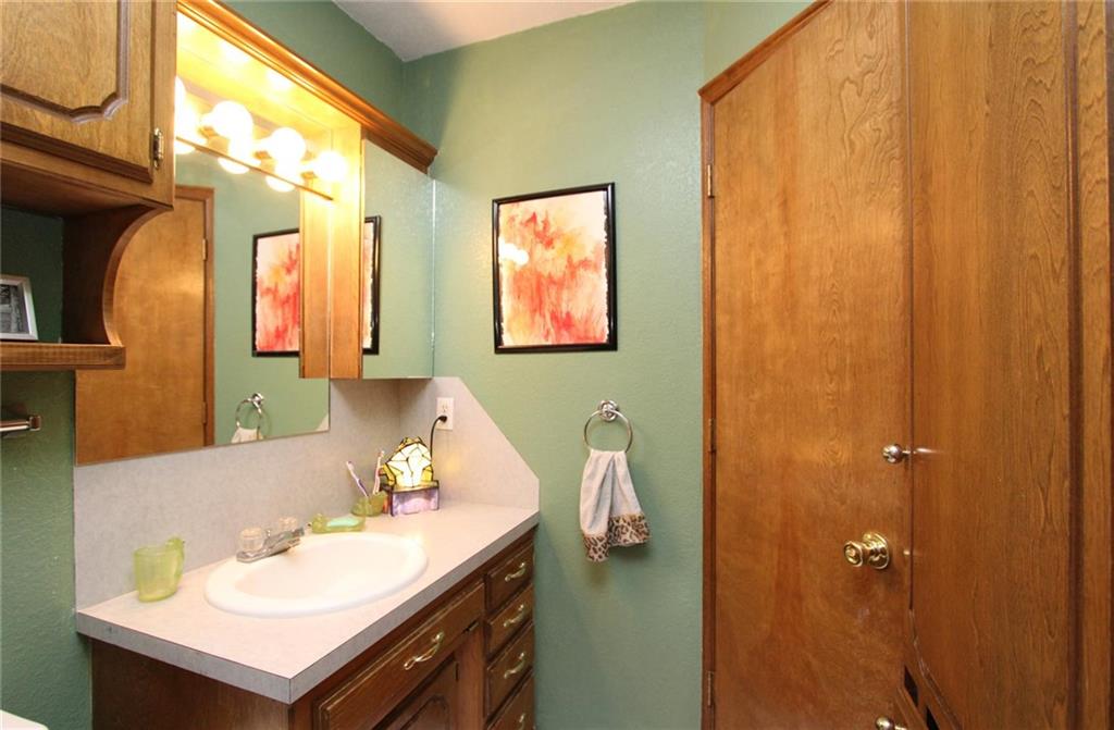 809 W Elder Dr, Mustang, OK 73064 photo 25