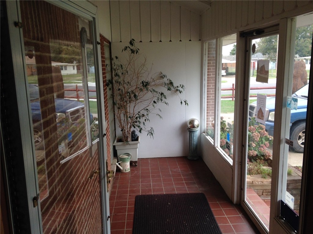532 SW 2nd St, Moore, OK 73160 photo 6