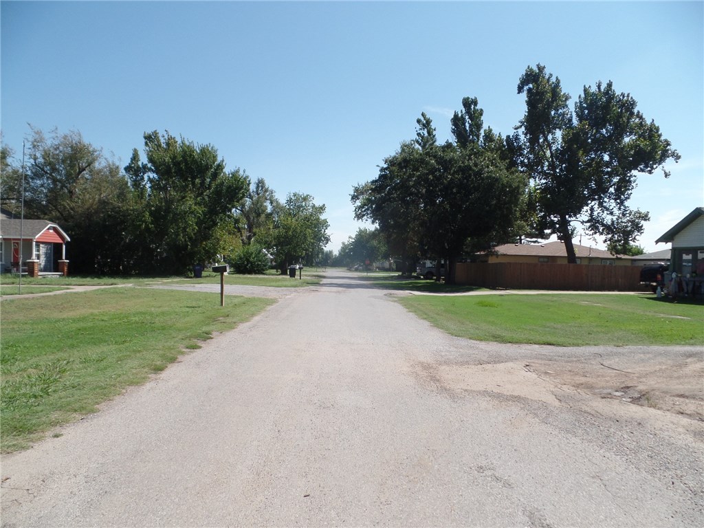 402 NW 3rd St, Minco, OK 73059 photo 15
