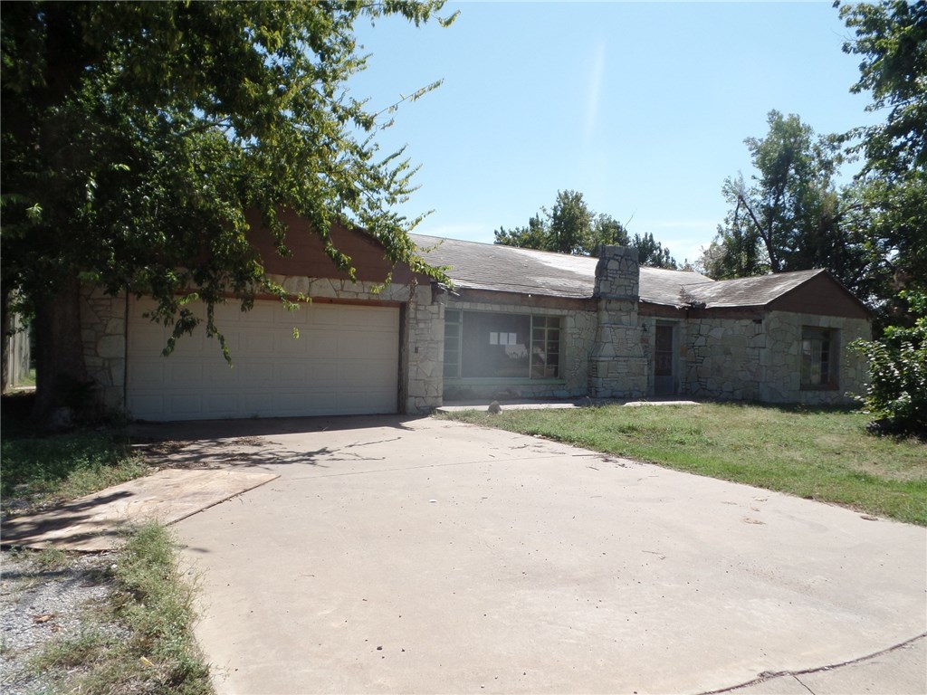 402 NW 3rd St, Minco, OK 73059 photo 1