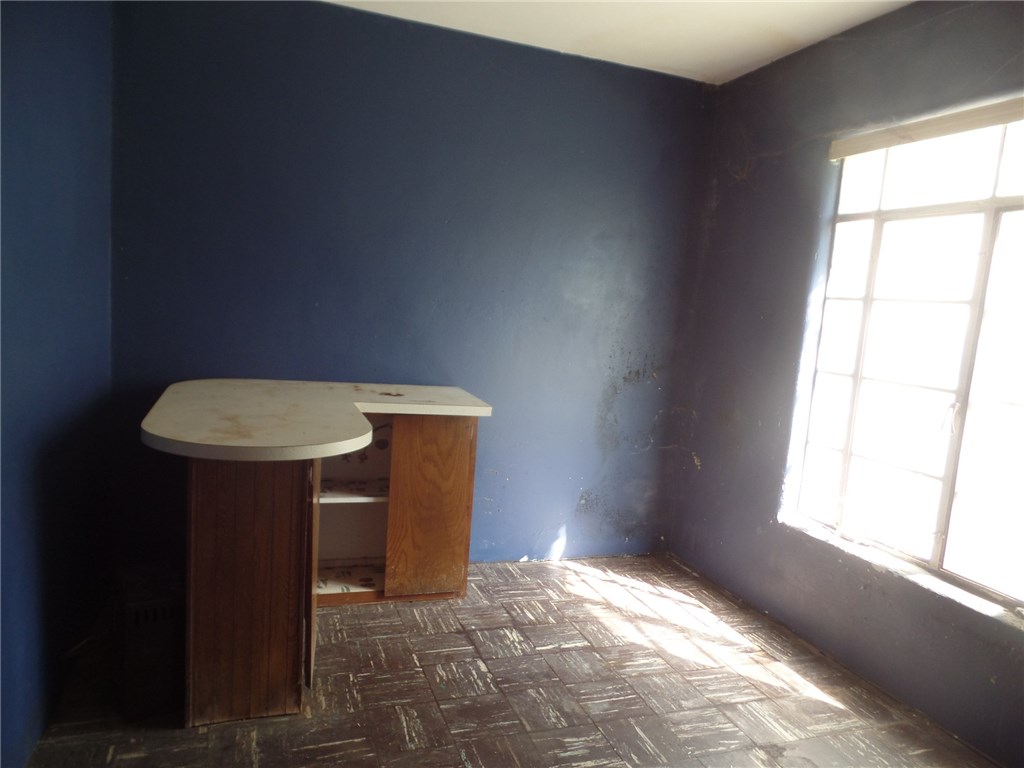 402 NW 3rd St, Minco, OK 73059 photo 9