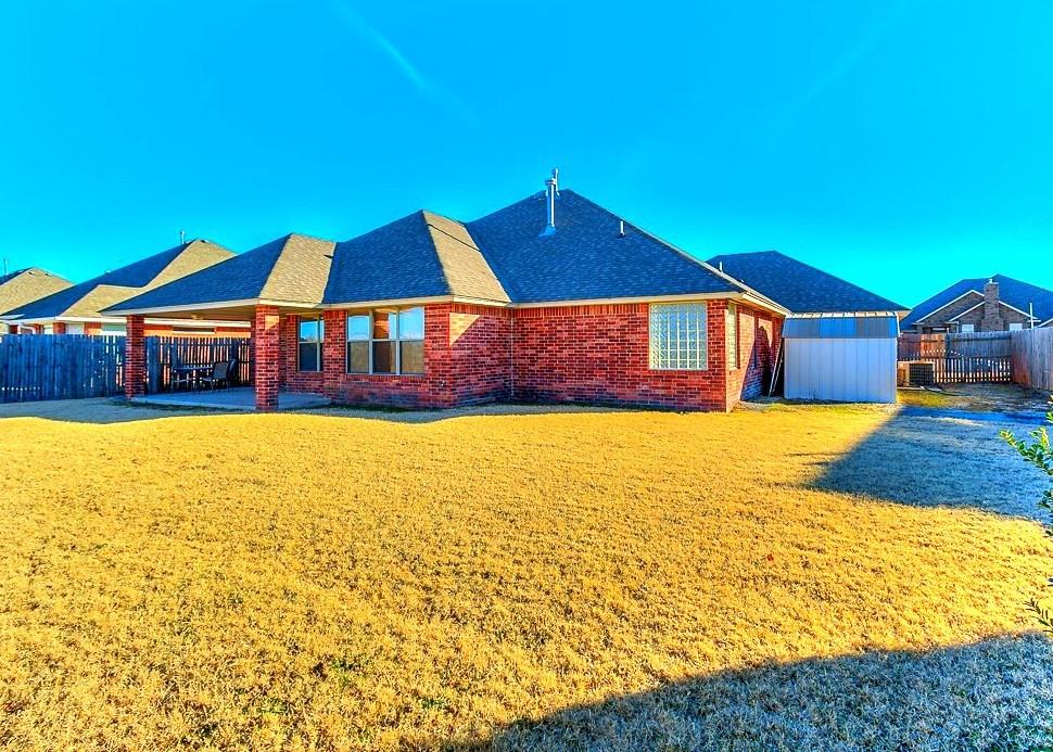 2005 Oak Dr, Moore, OK 73170 photo 8