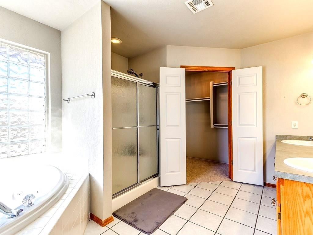 2005 Oak Dr, Moore, OK 73170 photo 6