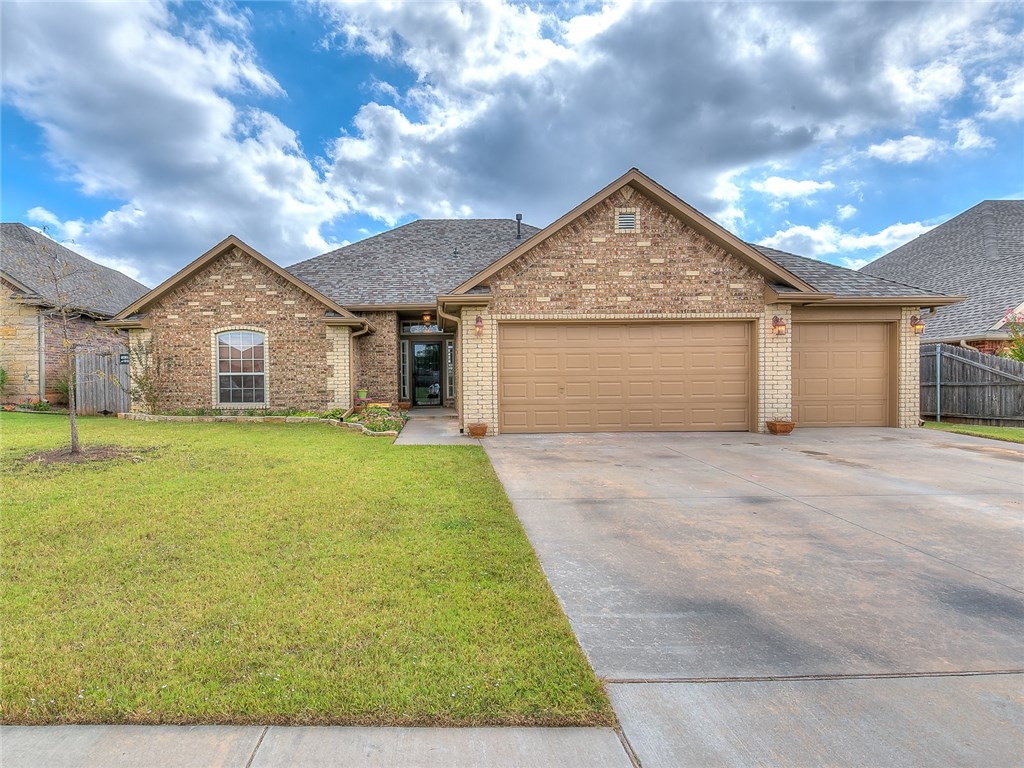 3212 SE 33rd Ter, Moore, OK 73165 photo 1