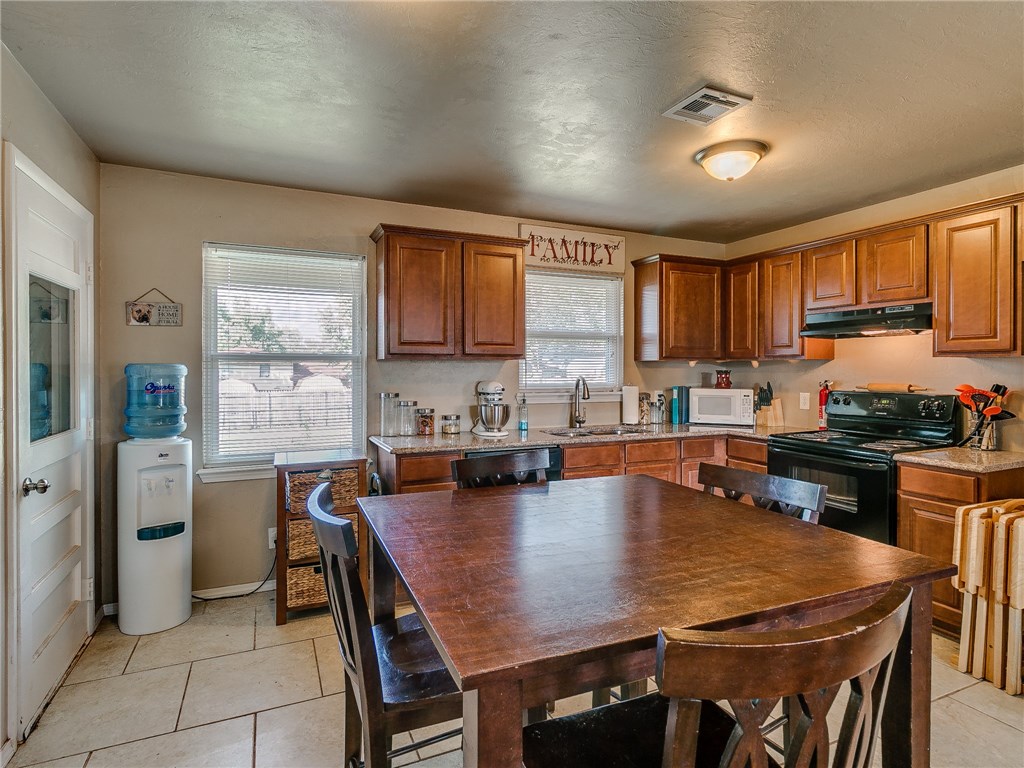 321 W Beech, Yukon, OK 73099 photo 4