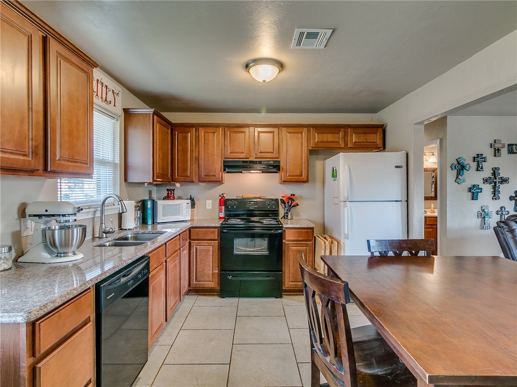 321 W Beech, Yukon, OK 73099 photo 5