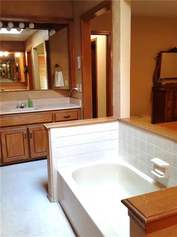 144 E Vail Dr, Yukon, OK 73099 photo 12