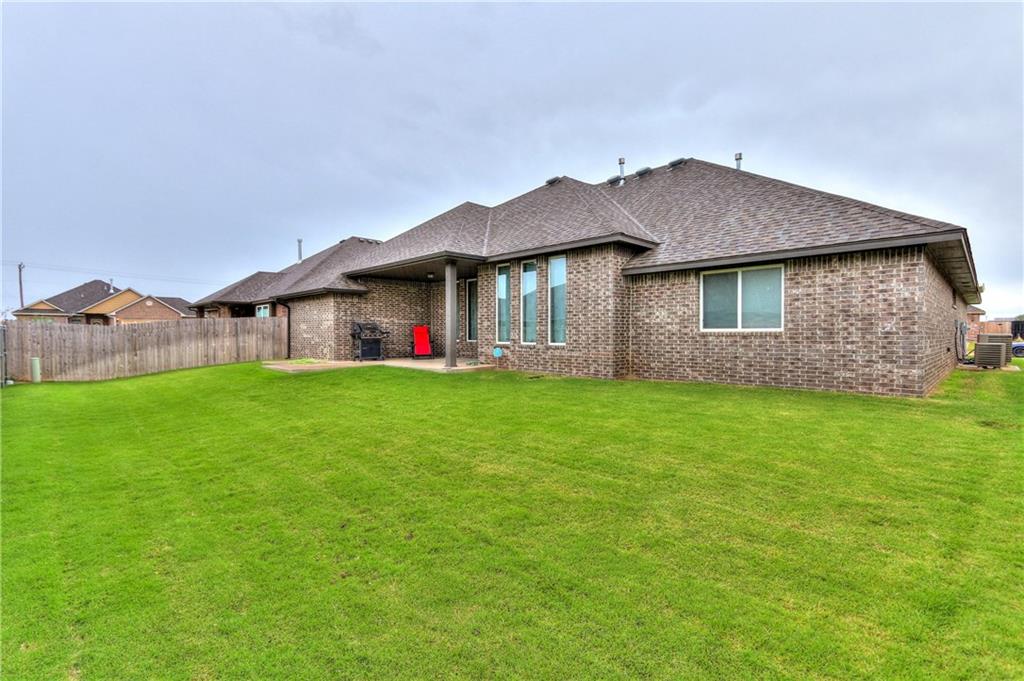 17304 Shadow Hawk Ln, Edmond, OK 73012 photo 35