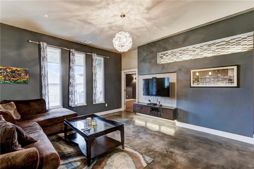 17304 Shadow Hawk Ln, Edmond, OK 73012 photo 11