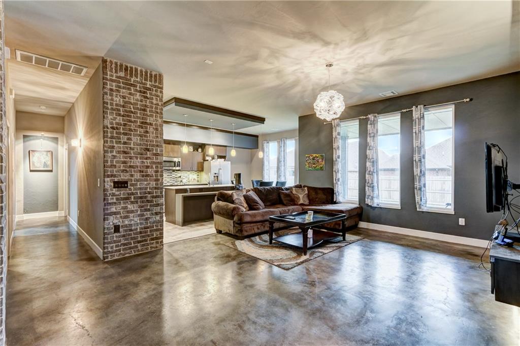 17304 Shadow Hawk Ln, Edmond, OK 73012 photo 9