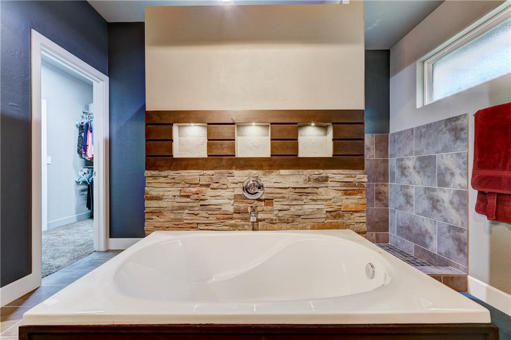 17304 Shadow Hawk Ln, Edmond, OK 73012 photo 24