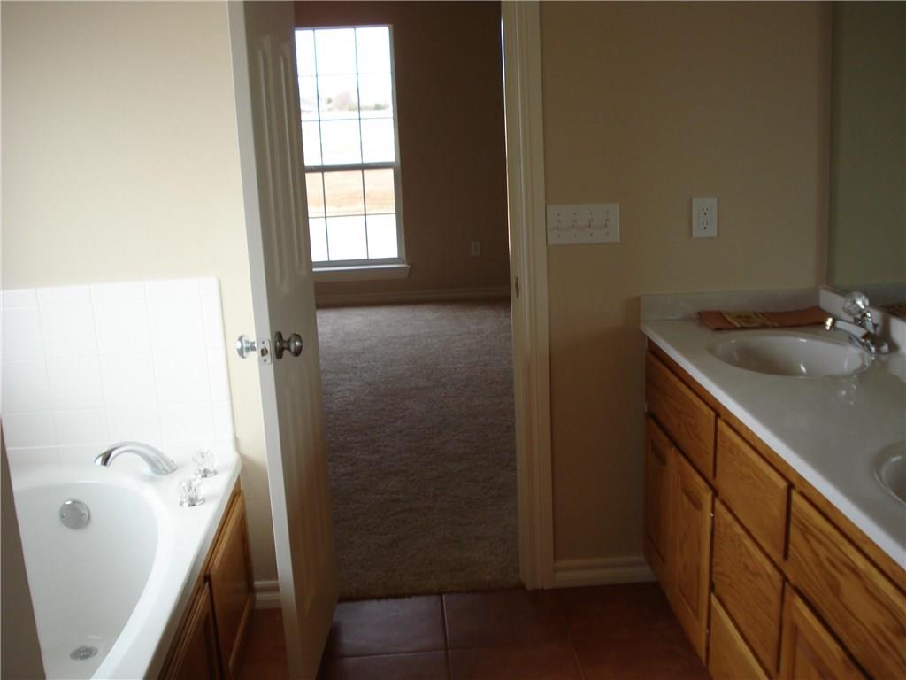2805 Hunter Pointe, Altus, OK 73521 photo 6