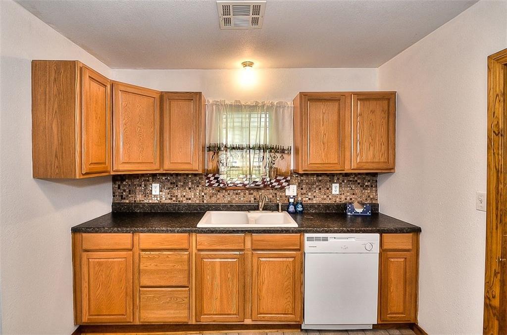407 W Hughes, Wayne, OK 73095 photo 12